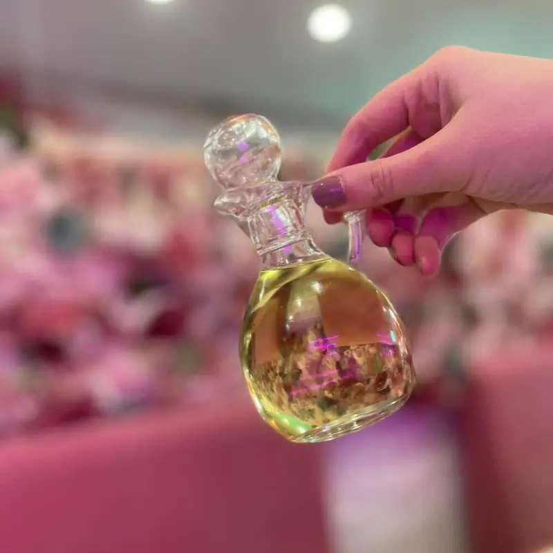 a close up of a hand